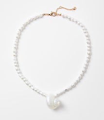 Pearlized Seashell Beaded Necklace carousel Product Image 1