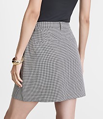 Petite LOFT Versa Seasonless Stretch Mini Pocket Skirt in Mini Houndstooth carousel Product Image 3