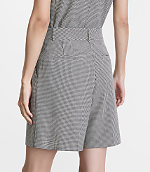 Petite LOFT Versa Seasonless Stretch Double Pleat Shorts in Mini Houndstooth carousel Product Image 3