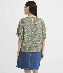 Petite Bandana Print Cinched Dolman Top carousel Product Image 3