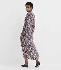 Petite Medallion V-Neck Midi Dress carousel Product Image 3