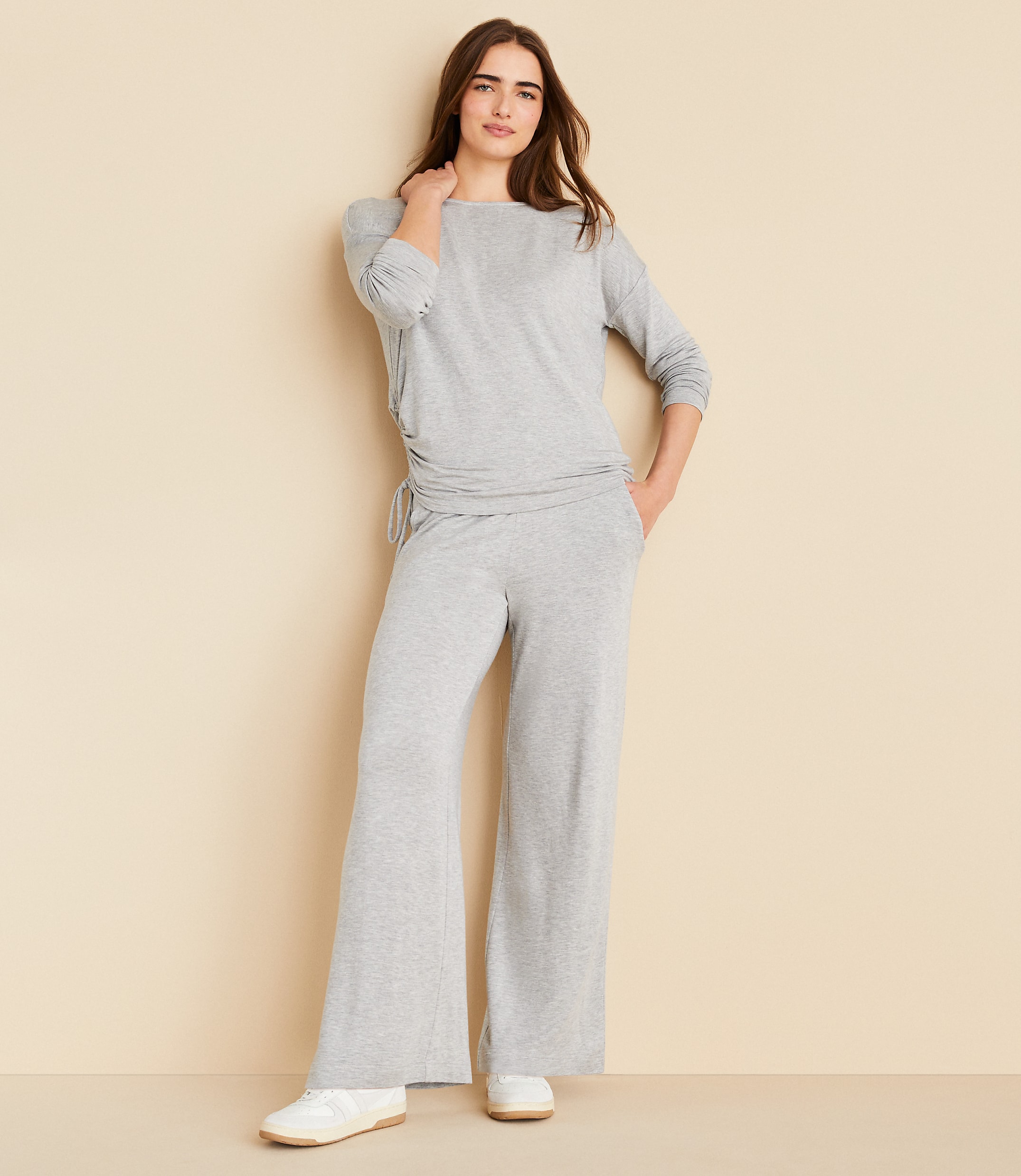 Lou & Grey Heathered Signaturesoft Wide Leg Pants