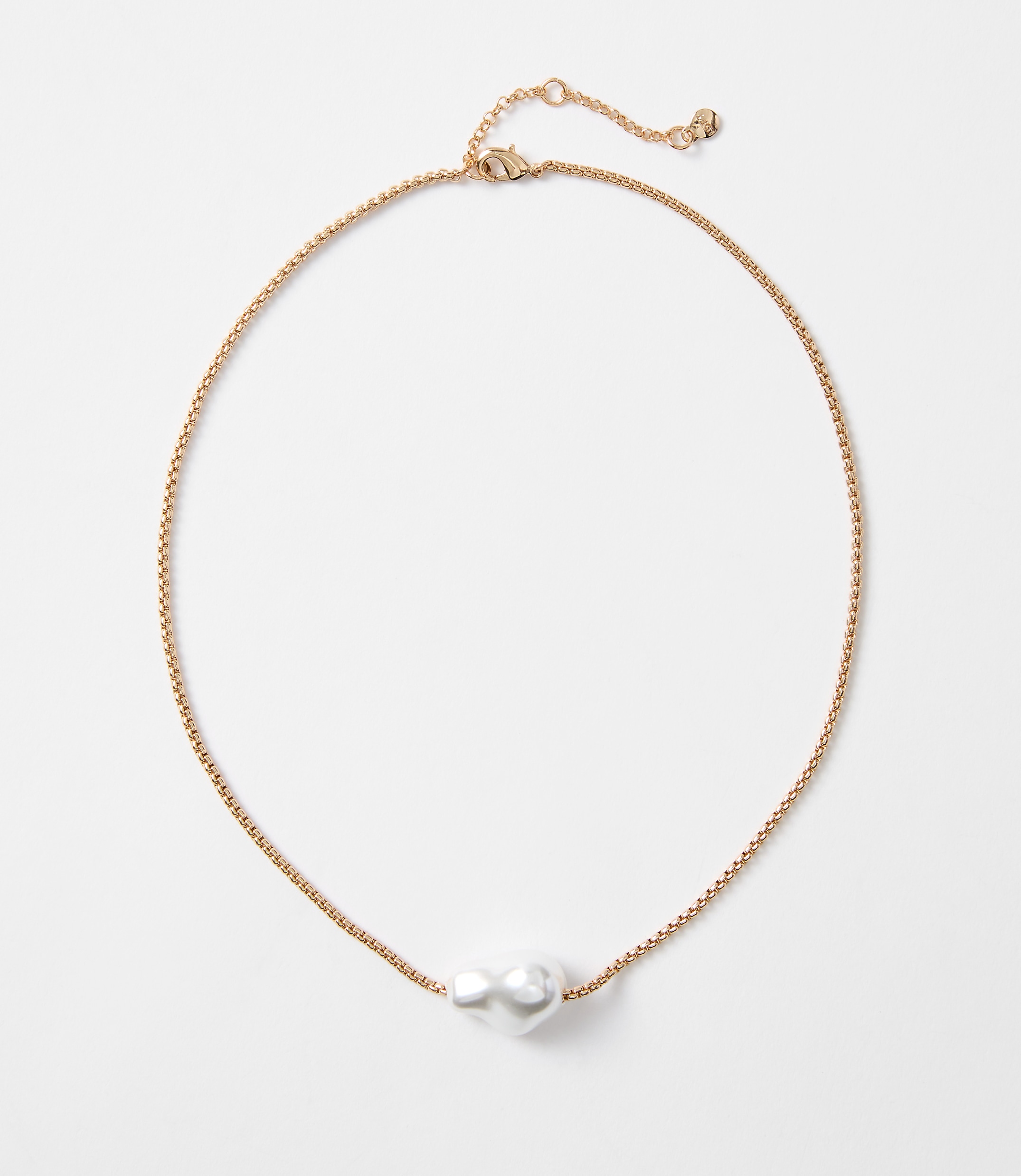 Pearlized Pendant Necklace