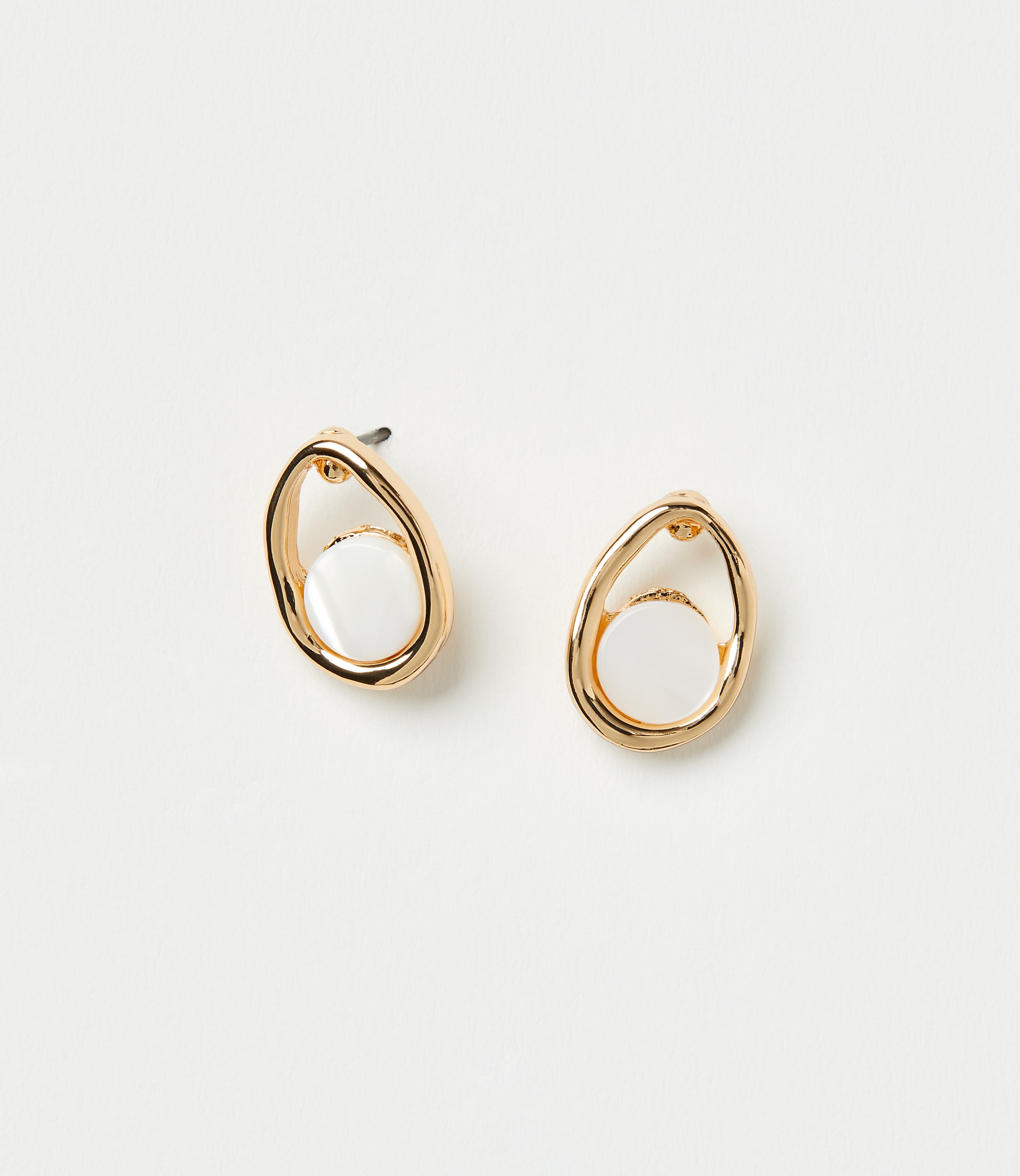 Mother Of Pearl Center Stud Earrings