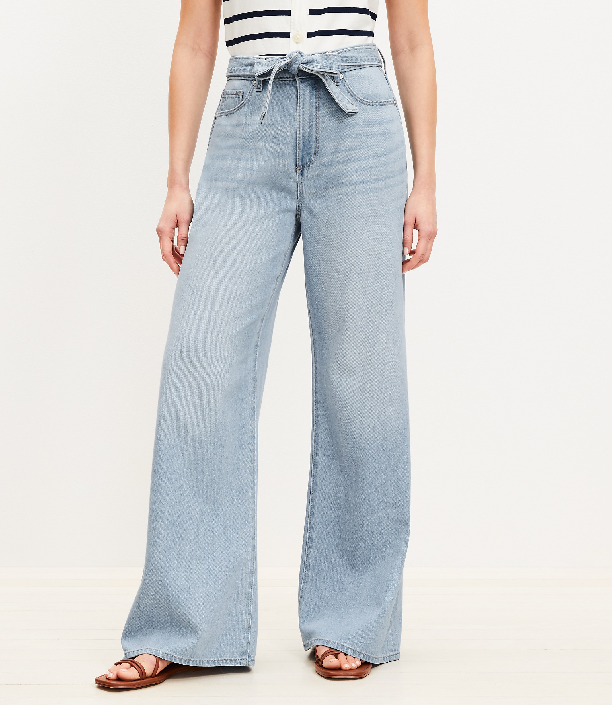 Petite Curvy Palazzo Jeans in Light Wash