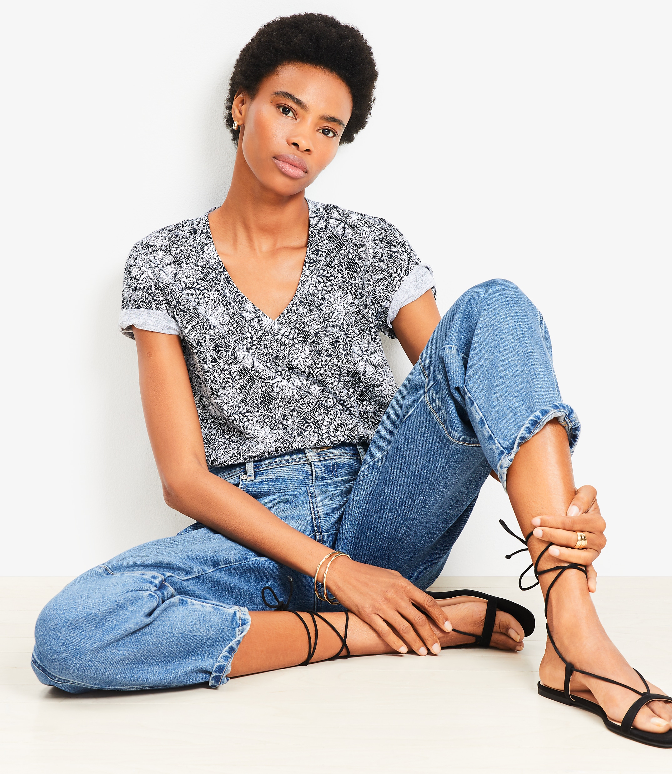 Deco Everyday V-Neck Tee