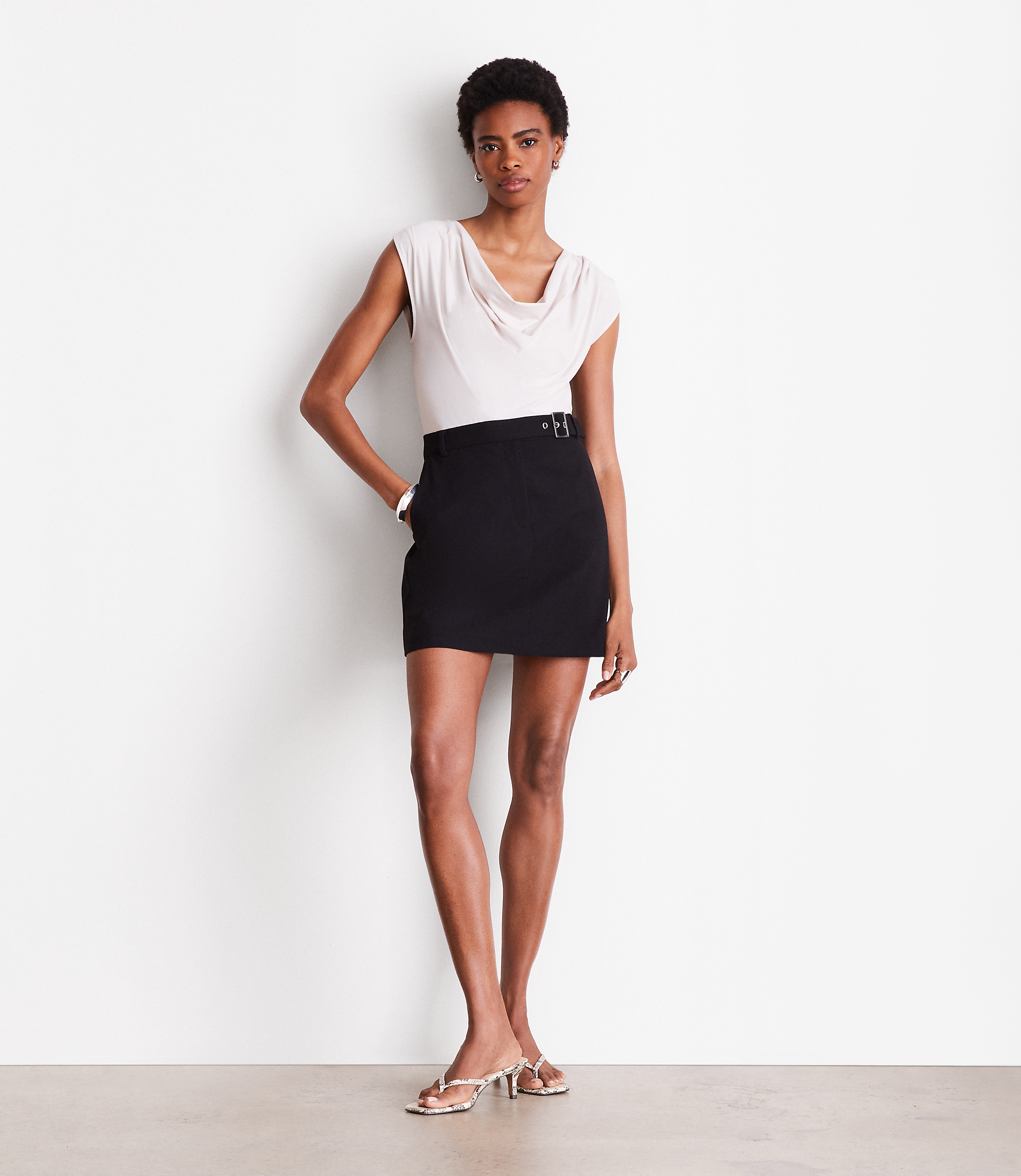 LOFT Versa Seasonless Stretch Mini Pocket Skirt