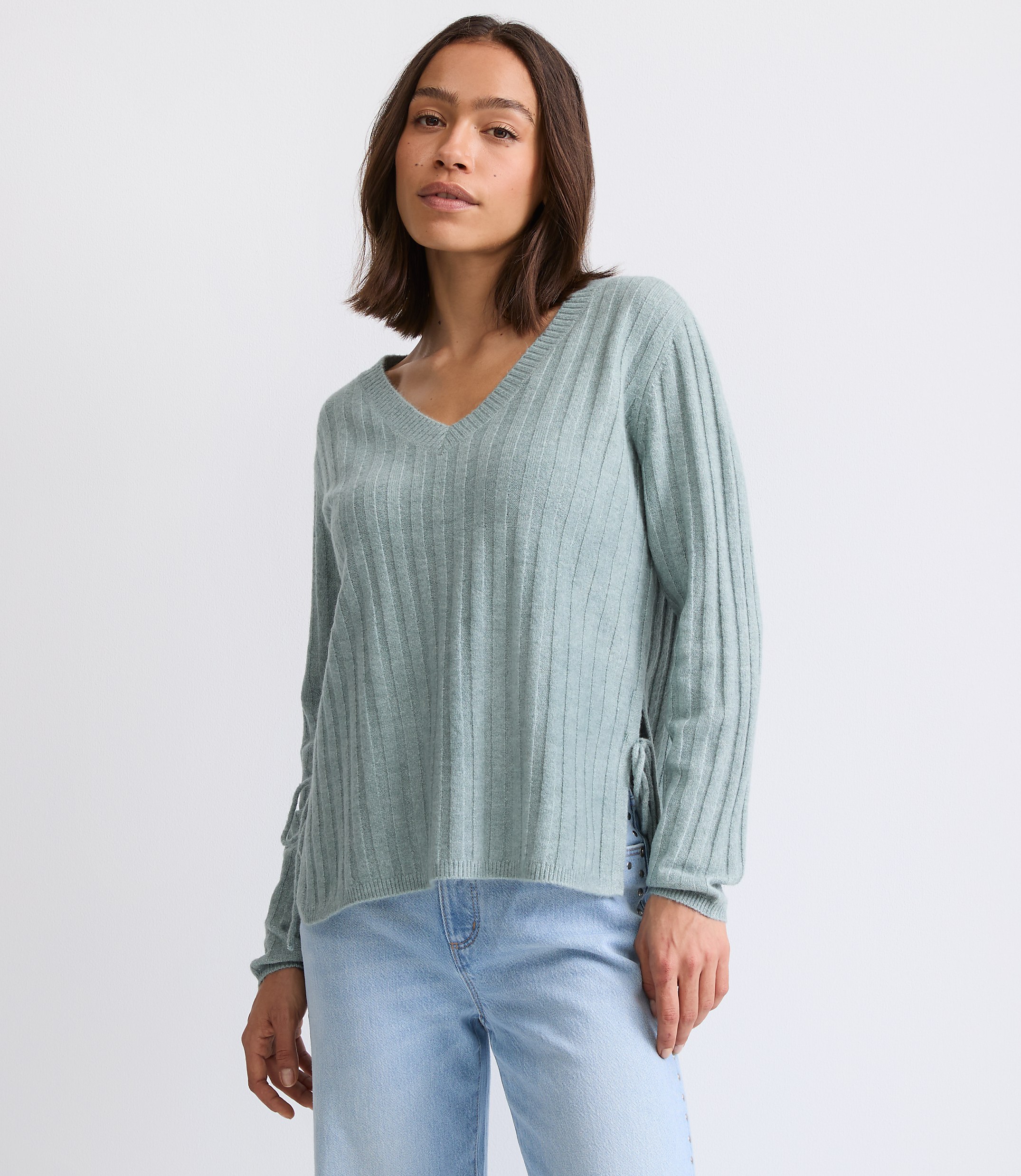 Petite Side Bow Ribbed V-Neck Sweater