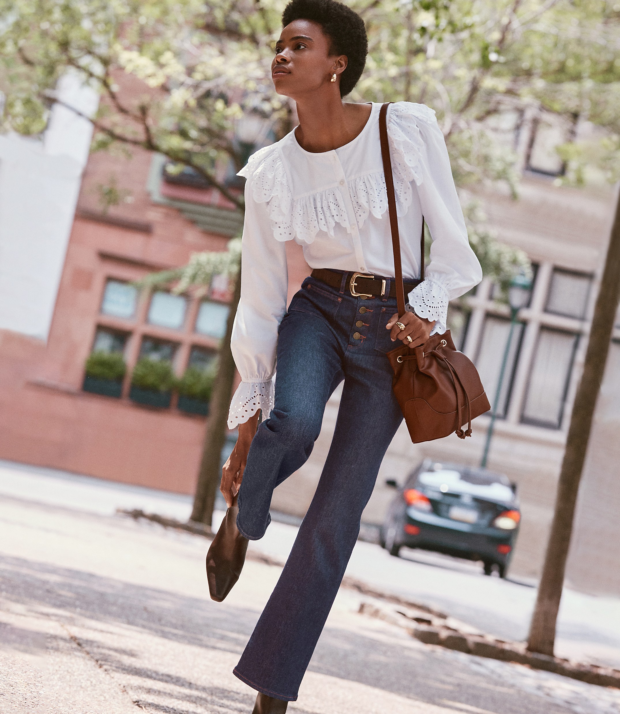 Petite Patch Pocket High Rise Kick Crop Jeans in Classic Rinse Wash