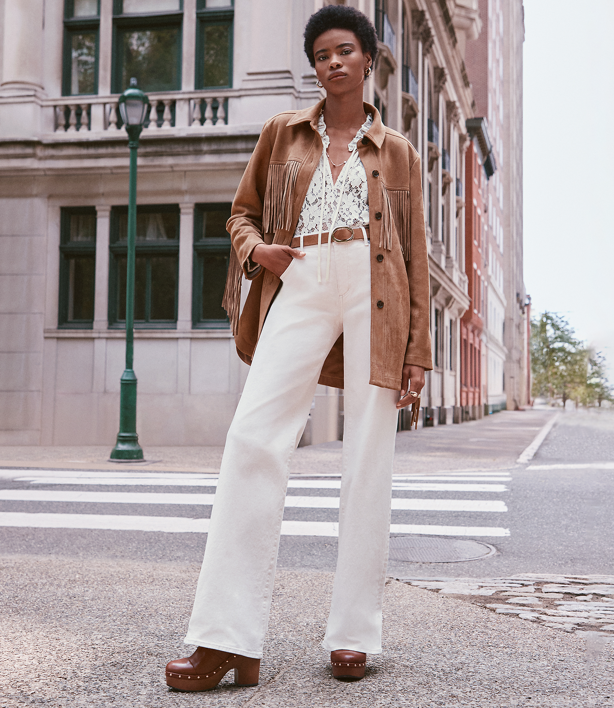 Petite Mid Rise Wide Leg Jeans in Ivory