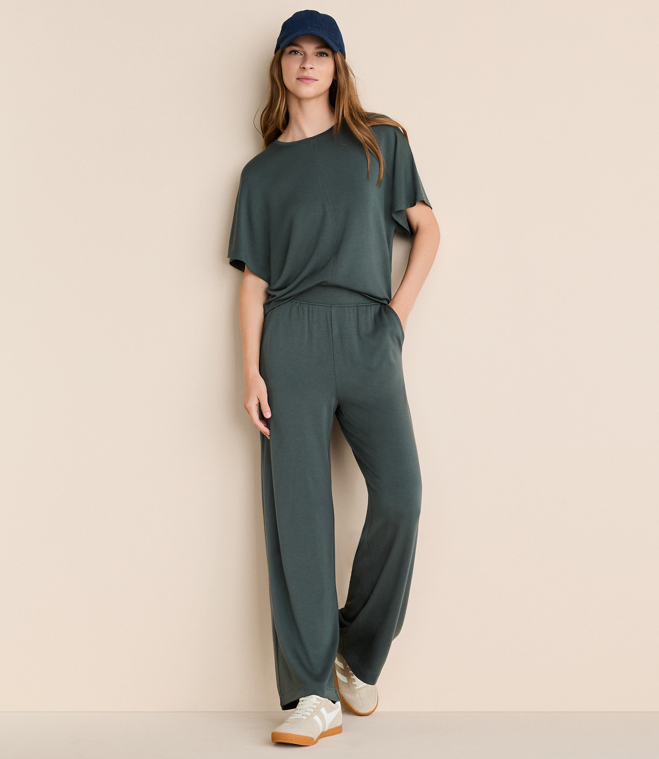 Lou & Grey Signaturesoft Wide Leg Pants