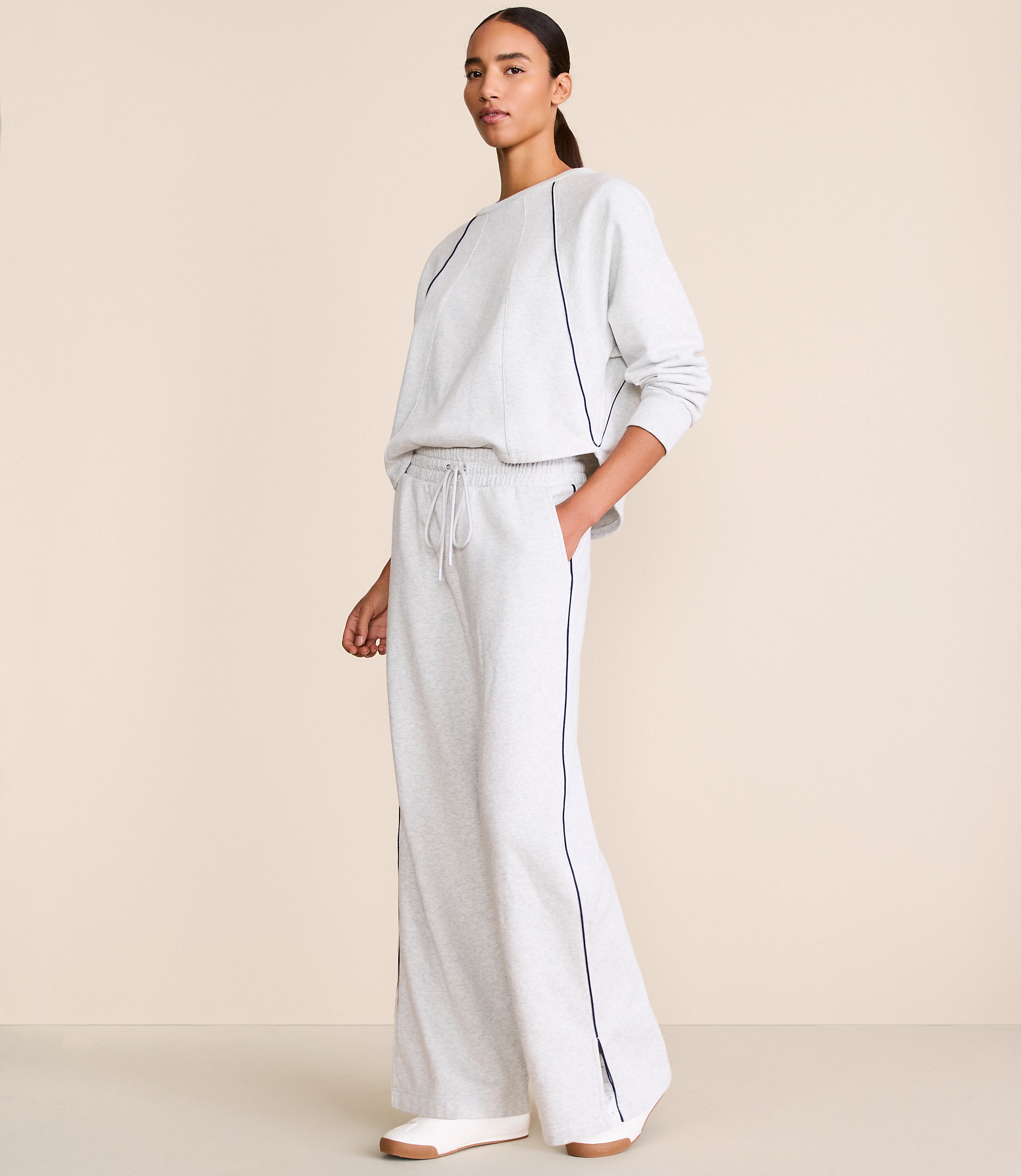 Petite Lou & Grey Heathered Piped Elite Fleece Wide Leg Sweatpants