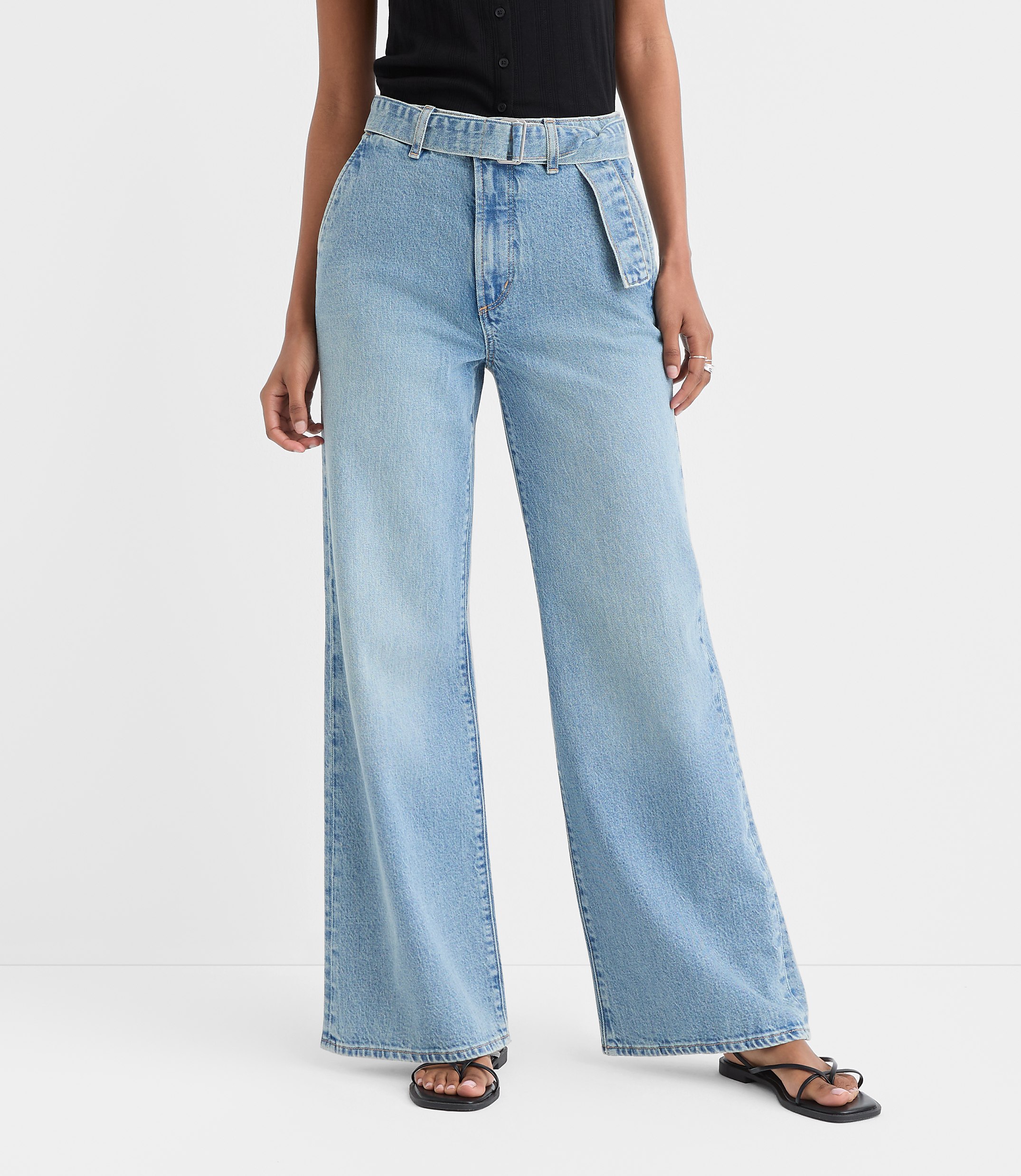 Rivete Petite Curvy Belted High Rise Wide Leg Jeans in Light Wash