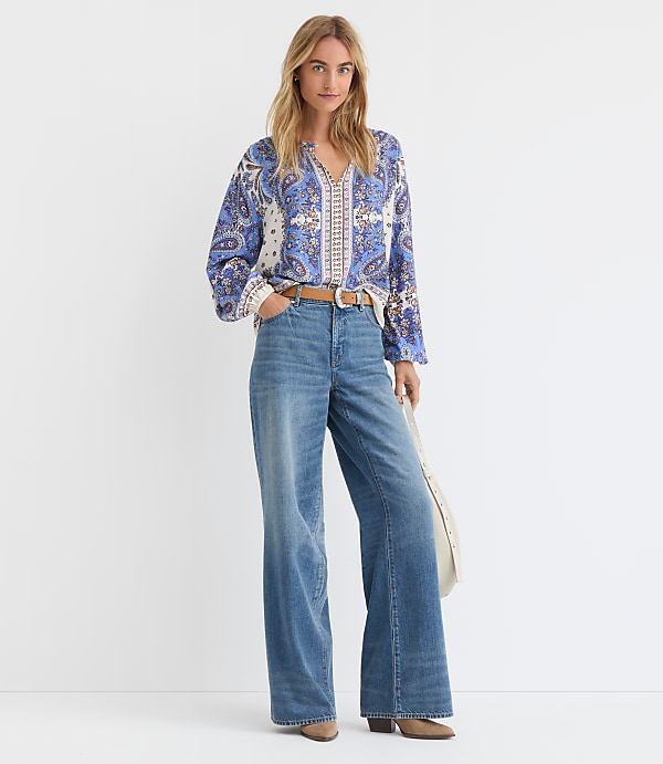 Mid Rise Wide Leg Jeans in Classic Mid Wash