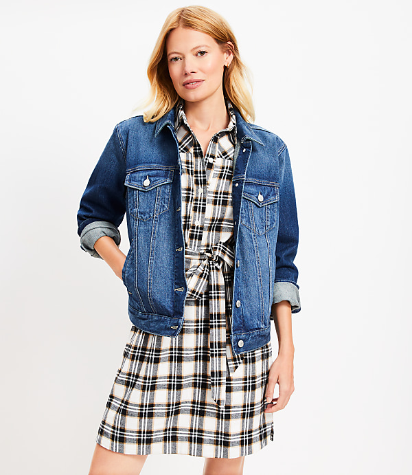 Petite Denim Trucker Jacket in Light Wash Indigo