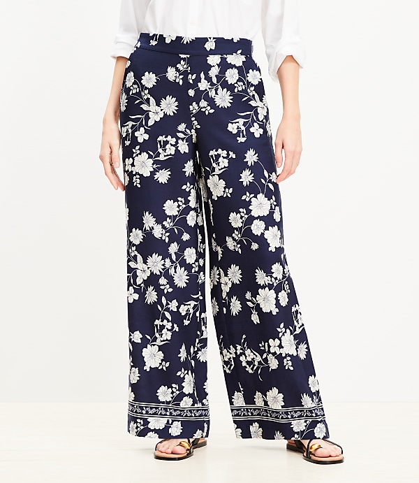Fluid Pull On Wide Leg Pants in Floral