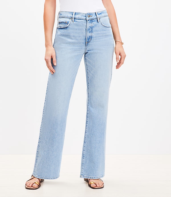 Mid Rise Relaxed Straight Jeans in Mid Wash