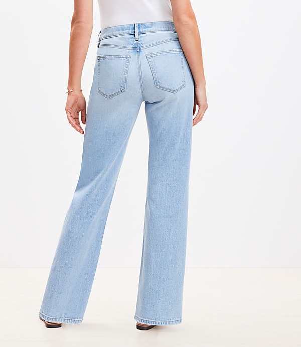 Mid Rise Relaxed Straight Jeans in Mid Wash