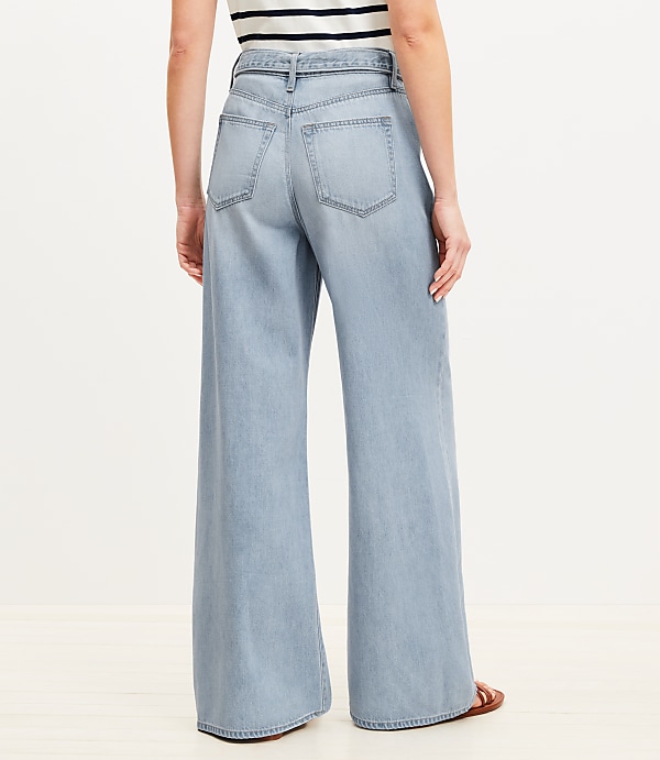 Palazzo Jeans in Light Wash