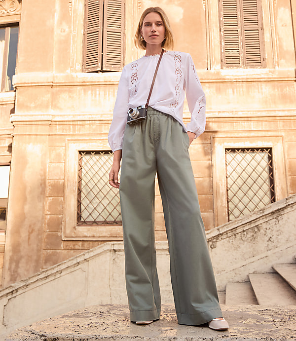 Pleated Pull On Wide Leg Pants in Twill