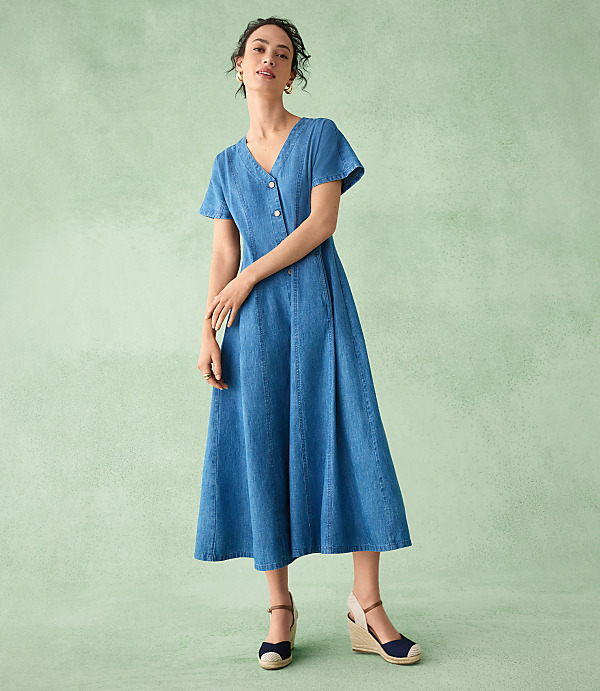Chambray V-Neck Midi Pocket Dress