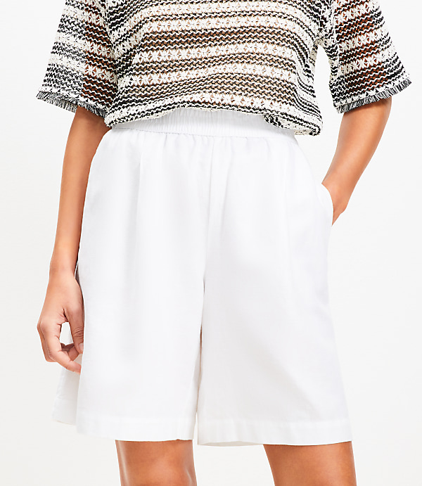 Petite Pull On Bermuda Shorts in Linen Cotton