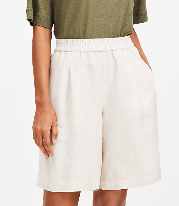 Pull On Bermuda Shorts in Linen Blend