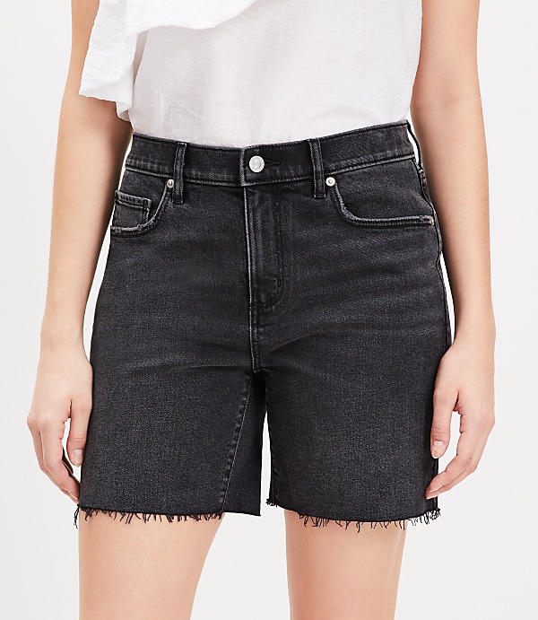 Petite Boyfriend Shorts in Washed Black
