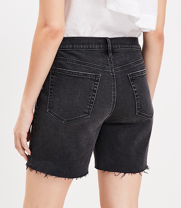 Boyfriend Shorts in Washed Black