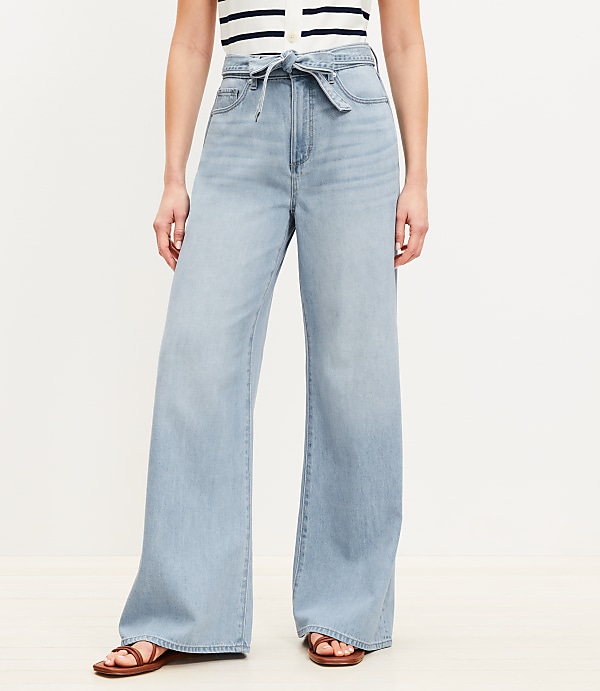 Petite Curvy Palazzo Jeans in Light Wash