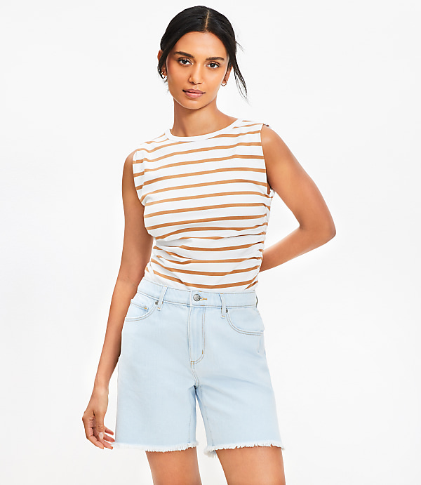 Petite Vented Frayed Boyfriend Shorts in Light Wash Indigo