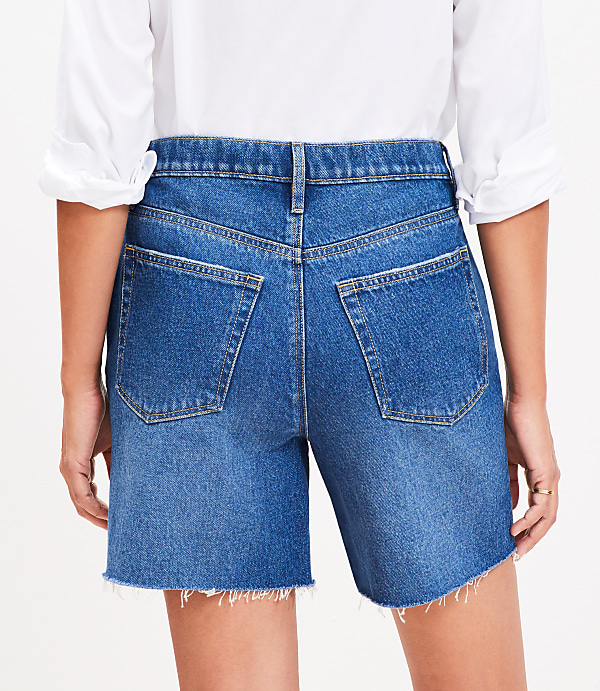 Petite Frayed Boyfriend Shorts in Authentic Vintage Mid Wash