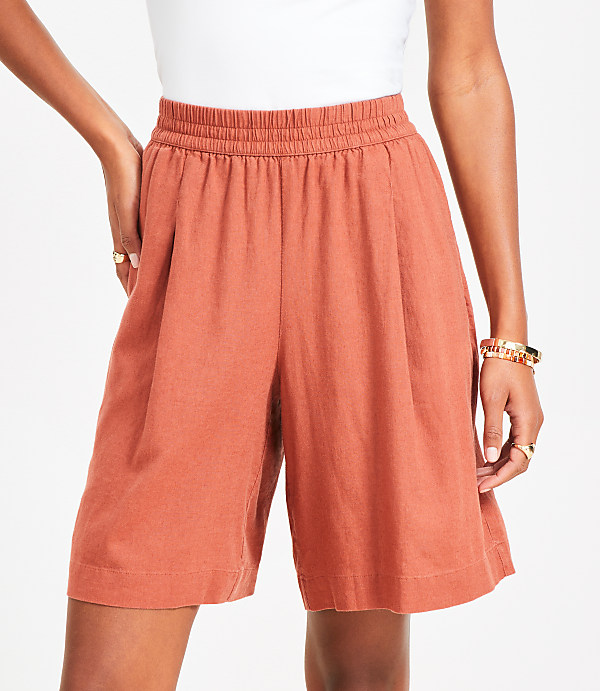 Pull On Bermuda Shorts in Linen Blend