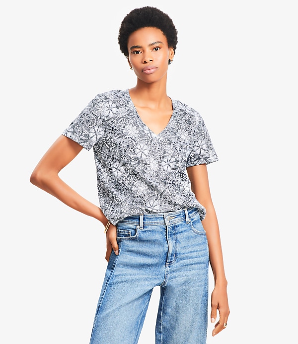 Deco Everyday V-Neck Tee