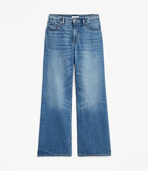 Petite Mid Rise Wide Leg Jeans in Classic Mid Wash