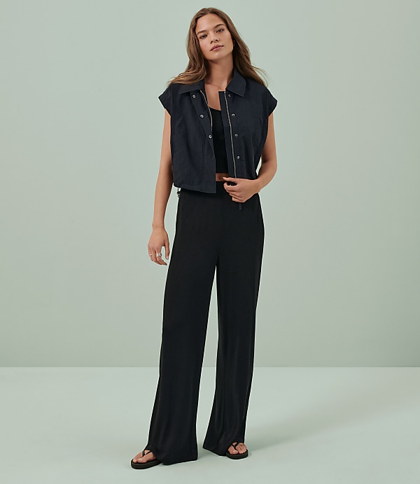 Lou & Grey Signaturesoft Wide Leg Pants
