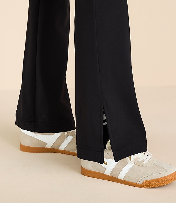 Petite Lou & Grey Cozy Fleece Back Bootcut Pants