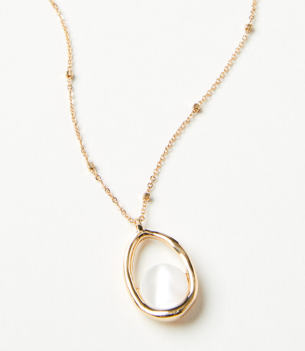 Mother Of Pearl Center Necklace