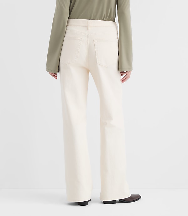 Rivete Curvy High Rise Wide Leg Jeans in Ivory