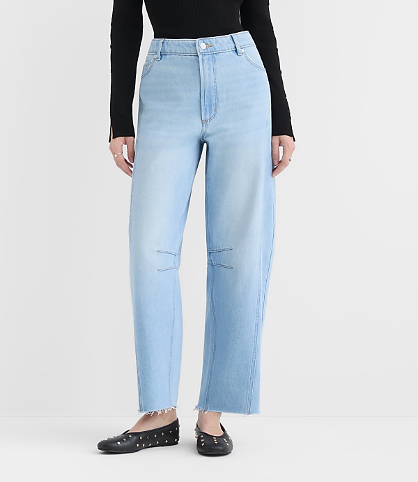 Rivete Curvy Fresh Cut Horseshoe Jeans in Haze Wash