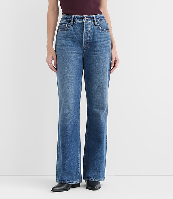 Rivete Curvy High Rise Wide Leg Jeans in Echo Wash