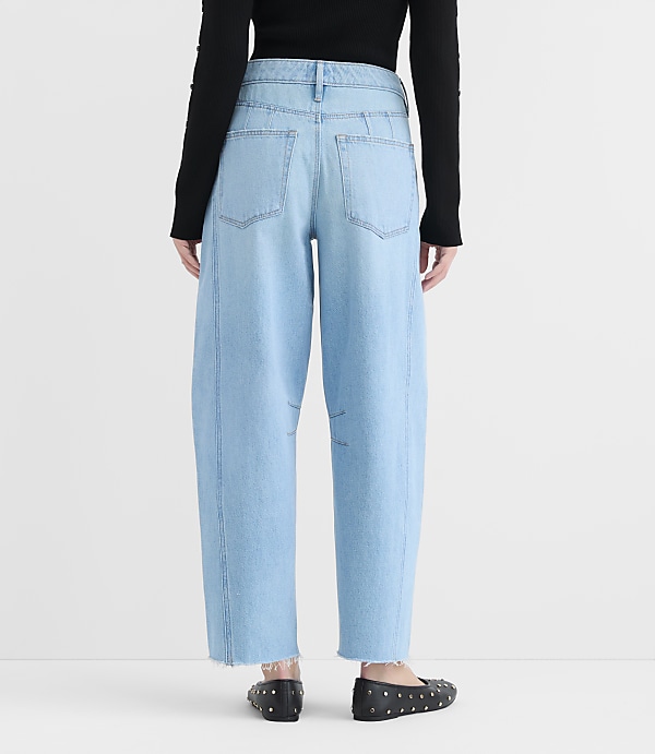 Rivete Curvy Fresh Cut Horseshoe Jeans in Haze Wash