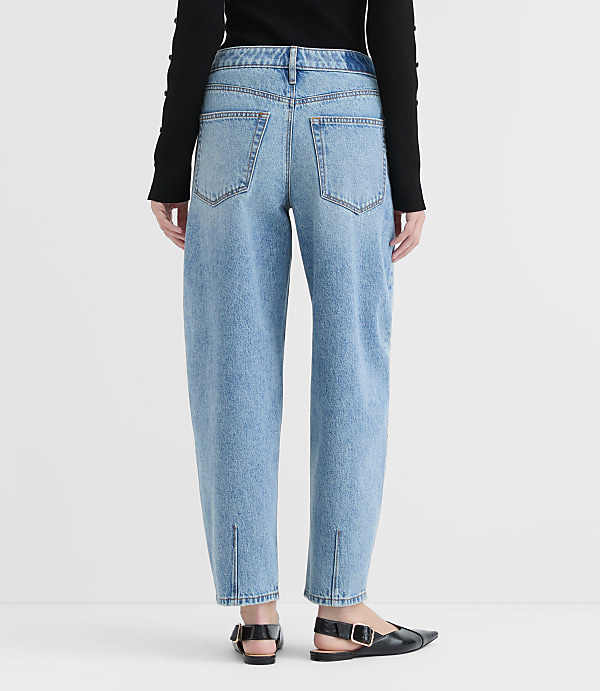 Rivete Curvy Mid Rise Barrel Jeans in Aura Wash