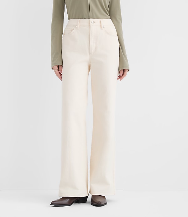 Rivete Curvy High Rise Wide Leg Jeans in Ivory