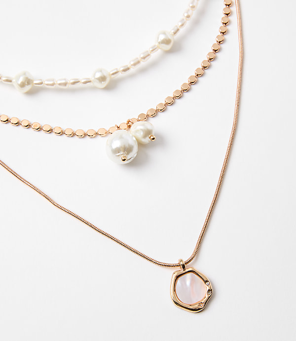 Pearlized Layered Pendant Necklace Set