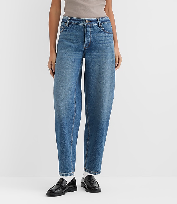 Rivete Curvy Mid Rise Barrel Jeans in Echo Wash