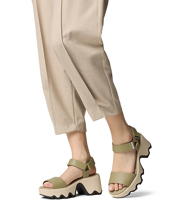 Sorel Kinetic Aura Y-Strap Sandals