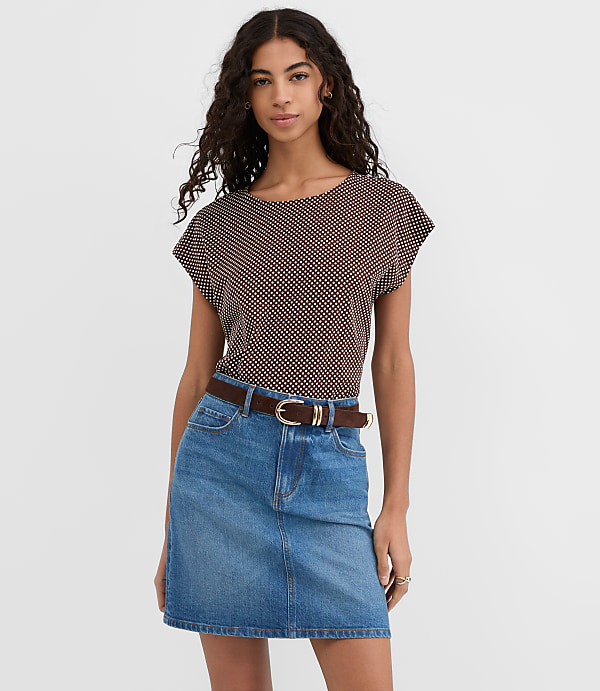 Pindot Modern Wedge Tee