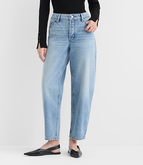 Rivete Petite Mid Rise Barrel Jeans in Aura Wash