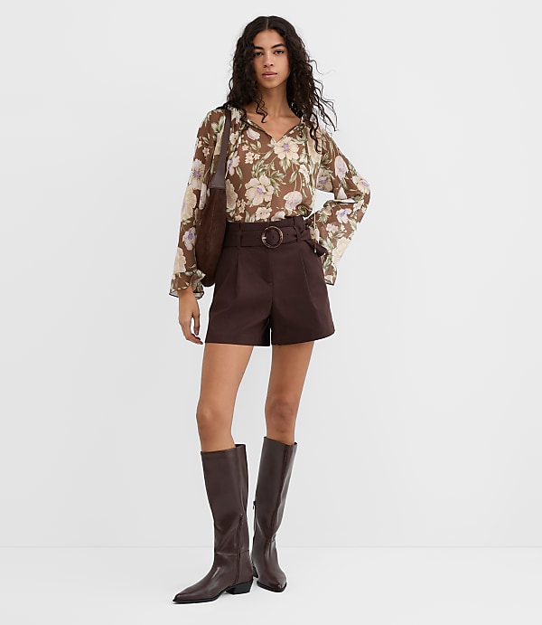 Petite Round Buckle Belted Shorts